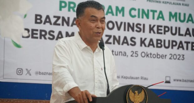 (Foto : abdi perdana - batamtv.com) Bupati Natuna, Wan Siswandi secara resmi membuka acara Program Cinta Muallaf. Membayar zakat ini merupakan salah satu dari rukun Islam, Rabu (25/10). (Foto : abdi perdana - batamtv.com)