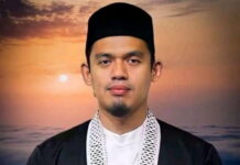 read news – Kemeriahan Tabligh Akbar HUT Kabupaten Karimun ke 24 Dalam rangka HUT Kabupaten Karimun ke 24 dan disejalankan dengan peringatan Maulid Nabi Muhammad SAW 1445 H di Panggung Puteri Kemuning Coastal Area Karimun yang dihadiri Buya Arrazy Hasyim Minggu (1/10). (Foto : abdi perdana - batamtv.com)