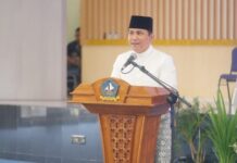 read news – Pembangunan Enam Unit RTLH di Bintan Selesai Wakil Bupati Bintan, Ahdi Muqsith Kegiatan Karya Bhakti Pembangunan RTLH (Rumah Tidak Layak Huni) di Bintan. Sebelum menutup menyampaikan apresiasi kepada Komandan Kodim 0315/TPI yang secara profesional menyelesaikan kegiatan dimaksud. (Foto : abdi perdana - batamtv.com)