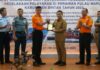 read news – Rakor Penyusunan Rencana Kontingensi di Bintan Dimulai Wakil Bupati Bintan Ahdi Muqsith (ketiga dari kanan) saat membuka acara Selasa (07/11) di Gedung Convention Hall, Bhadra Resort. Ahdi Muqsith membuka Rapat Koordinasi dan Penyusunan Rencana Kontingensi di Kabupaten Bintan. (Foto : abdi perdana - batamtv.com)