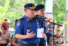 read news – Ronny Kartika Buka Diklat Pemadam Kebakaran di Bintan Setkab Bintan Roni Kartika berharap agar para peserta dapat memiliki pengetahuan yang lebih dalam dalam penanggulangan kebakaran, yang akan sangat bermanfaat dalam menghadapi situasi di lapangan. (Foto : abdi perdana - batamtv.com)