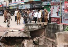 read news – Rudi Tinjau Pemasangan Box Culvert di Batuaji Wali Kota Batam, Muhammad Rudi turun langsung meninjau pemasangan boxculvert di samping Komplek Sekolah Hidayatullah, Batuaji Selasa (7/11/2023). (foto : abyaqsa ramadan - batamtv.com)