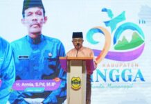 read news – Kabupaten Lingga akan Semarakkan Hari Jadi yang ke-20 Drs. Azmi selaku Kepala Dinas Kebudayaan Kabupaten Lingga dalam sambutannya menyampaikan bahwa, sesuai dengan pengertian dan arti katanya, Tamadun Melayu yang di gelar di Daik Lingga ini rasanya sangat tepat sekali. (Foto : abdi perdana - batamtv.com)