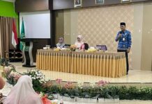 read news – Kadiskominfo Tanjungpinang: Literasi Penting Tingkatkan Kecakapan Teknologi Informasi Kepala Dinas Komunikasi dan Informatika kota Tanjungpinang Teguh Susanto (berdiri) menjadi narasumber yang akan memberikan materi mengenai Literasi Digital yang digelar Jum’at (10/11/2023). (Foto : abdi perdana - batamtv.com )