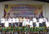 read news – Pengurus HIKAB Kepri Masa Bakti 2023-2028 Dikukuhkan Gubernur Kepri Ansar Ahmad mengukuhkan Pengurus Himpunan Keluarga Bawean (HIKAB) Provinsi Kepri di Taman Kota Kijang, Bintan, Minggu (05/11). Acara ini juga diselenggarakan bersamaan dengan Maulid Nabi Muhammad SAW dengan penceramah Ustadz Dedi Sanjaya. (Foto : abdi perdana - batamtv.com)