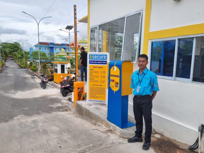 Rumah Sakit Umum Daerah (RSUD) Raja Ahmad Tabib (RAT) Provinsi Kepulauan Riau berniat ingin meningkatkan pelayanan RSUD dengan cara yang efisien dan terorganisir, terutama dalam hal parkir. (Foto : abdi perdana - batamtv.com)