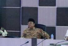 read news – Pemkab Karimun Lakukan Penyusunan Dokumen RPJPD 2025-2045 Wakil Bupati Karimun H. Anwar Hasyim, melakukan Kick off Meeting dan Organisasi Penyusunan Rancangan Awal Rencana Pembangunan Jangka Panjang Daerah (RPJPD) Kabupaten Karimun Tahun Anggaran 2025-2045 yang diselenggarakan di Ruang Rapat Cempaka putih. Kamis (2/11/2023). (Fopto : abdi perdana batamtv.com_)