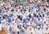 read news – Ribuan Masyarakat di Tanjungpinang Berdoa dan Bersholawat untuk Palestina Suasana saat ribuan warga menghadiri doa dan sholawat bersama dalam rangka solidaritas rakyat Indonesia kepada Bangsa Palestina dalam aksi damai di Pelataran Tugu Sirih, Tanjungpinang, Minggu (19/11) pagi. (Foto : abdi perdana - batamtv.com)