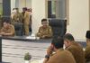 read news – OPD Pemko Tanjungpinang Diminta Segera Realisasikan Penyerapan Anggaran Hasan memimpin Rapat koordinasi Perangkat Daerah bulan November. Rapat dilaksanakan di Aula Sultan Sulaiman Badrul Alamsyah, Kantor Wali Kota, Selasa (7/11). (Foto : dwi susilo - batamtv.com)