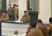 read news – OPD Pemko Tanjungpinang Diminta Segera Realisasikan Penyerapan Anggaran Hasan memimpin Rapat koordinasi Perangkat Daerah bulan November. Rapat dilaksanakan di Aula Sultan Sulaiman Badrul Alamsyah, Kantor Wali Kota, Selasa (7/11). (Foto : dwi susilo - batamtv.com)