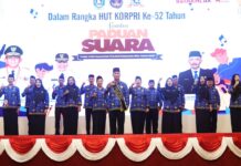 read news- Lomba Paduan Suara Diikuti 27 OPD di Pemprov Kepri Para peserta Lomba Paduan Suara Mars Korpri antar OPD Pemerintah Provinsi Kepri Tahun 2023 bertempat di Aula Wan Sri Beni Dompak, Tanjungpinang. (Foto : abdi perdana - batamtv.com)