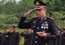 read news – Upacara Hari Pahlawan di Polres Bintan Digelar AKBP Riky Iswoyo SIK MH saat memimpin upacara peringatan Hari Pahlawan tahun 2023 di lapangan Bhayangkara Polres Bintan, Jumat (10/11/2023).(Foto ; abdi perdana - batamtv.com)
