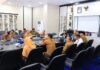 read news – Tanjungpinang Siap-siap Lakukan Upaya Pengendalian Inflasi Pemerintah Kota Tanjungpinang mengikuti Rapat Koordinasi terkait Pengendalian Inflasi bersama Kementerian Dalam Negeri bersama TPID dan TPIP yang turut dihadiri oleh Kepala Daerah se-Indonesia tersebut dilaksanakan secara virtual dan diikuti Penjabat (Pj.) Wali Kota Tanjungpinang, Hasan, S.Sos bertempat di Ruang Rapat Engku Putri Raja Hamidah, Kantor Wali Kota, Senin (27/11). (Foto : abdi perdana - batamtv.com - )