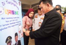 read news – Gubernur Kepri Ansar Ahmad Resmikan 11 Titik QrisYe di Kota Tanjungpinang Launching Pembayaran Parkir Non Tunai (QrisYe) oleh Gubernur Kepri Ansar Ahmad digelar di Tanjungpinang . Acarfa bertempat di Lapangan Dinas Perhubungan Kota Tanjungpinang, Selasa (12/12). (Foto : abdi perdana - batamtv.com_)