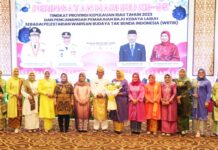 read news – Gubernur Ansar Ikuti Peringatan Hari Ibu 2023 di Tanjungpinang Gubernur Kepulauan Riau Ansar Ahmad (tengah bertanjak) saat menghadiri Peringatan Hari Ibu ke-95 Tingkat Provinsi Kepri Tahun 2023 bertempat di Aula Wan Seri Beni Dompak, Jum'at (22/12). (Foto : dwi suilo - batamtv.com)