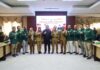 read news – Hasil Sensus Pertanian 2023 Tahap I Dirilis BPS Kepri Sekdaprov Adi Prihantara (keenam dari kanan) mewakili Gubernur Ansar Ahmad menyampaikan apresiasi yg setingi-tingginya atas hasil sensus pertanian 2023. (Foto : dwi susilo - batamtv.com)