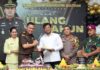 read news – Ketua DPRD Batam Nuryanto Hadiri Ultah Kajari Batam I Ketut Kasna Dedi Kepala Kejaksaan Negeri Batam I Ketut Kasna Dedi, S.H.,M.H, (kedua dari kiri) berulang tahun ke-47 Tahun, Senin (4/12/2023). Ketua DPRD Batam Nuryanto memberikan selamat atas hari jadi Kepala Kejari Batam. (Foto : muhammad amin - batamtv.com)