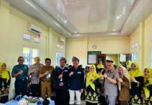 read news – UPT Puskesmas Dabo Lama Jalani Survey Re Akreditasi Ketua Forum Komunikasi Kecamatan Sehat (FKKS) Kabupaten Lingga, Maratusholiha mengatakan utamanya agar masyarakat benar-benar merasakan pelayanan yang luar biasa dari para tenaga medis yang bertugas.”. (Foto : abdi perdana - batamtv.com)