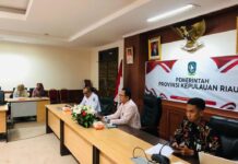 read news – Ombudsman Kepri Sebut Laporan SP4N Lapor Masih Minim Kepala Perwakilan Ombudsman RI Provinsi Kepri, Dr Lagat Siadari (duduk di tengah) mengatakan jumlah pengaduan masyrakat yang disampaikan melalui SP4N Lapor! kepada Pemda di Kepri masih sangat minim. (Foto : dwi susilo - batamtv.com )