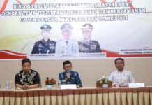 read news – Tomas di Empat Kecamatan di Tanjungpinang Ikuti Dialog Forum Pj Walikota Tanjungpinang Hasan (tengah) buka dialog forum yang digelar di aula SMAN 4 Tanjungpinang, Kamis 30/11/2023. Forum dialog ini mengangkat tema "Terciptanya keamanan dan kenyamanan dalam rangka mensukseskan pemilu 2024". (Foto : dwi susilo - batamtv.com)