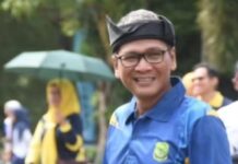 read news – Pemko Tanjungpinang Tanggapi Protes soal BLT Kepala Dinas Komunikasi dan Informatika Kota Tanjungpinang Teguh Susanto, menjawab adanya protes dari beberapa warga yang tidak menerima BLT, bersumber dari dana insentif daerah (DID), sebesar Rp 550 ribu. (Foto : Abdi Perdana - batamtv.com)