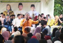 read news – Masyarakat Bintan Utara Bertemu Gubernur Ansar dalam Hujan Deras