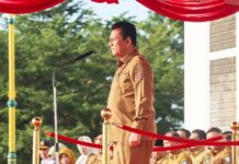 read news – Gubernur Kepri Ajak Jaga Kekompakan dan Kinerja Gubernur Ansar menyampaikan terima kasih kepada seluruh OPD Pemerintah Provinsi Kepri yang selama tahun 2023 telah bekerja dengan baik dan maksimal sehingga mengukir berbagai prestasi dan mendapat apreasiasi baik dari Pemerintah Pusat dan juga dari masyarakat. (Foto : dwi susilo - batamtv.com)