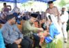 read news – Pelaksanaan MTQH di Batam: Jadikan Al-Quran Pedoman Kehidupan Setdako Batam, Jefridin (kemeja hijau) menyampaikan tujuan dari digelarnya Musabaqoh Tilawatil Qur’an dan Hadist (MTQH) ini, selain mencari utusan terbaik dari Kelurahan Ngenang untuk menuju MTQ tingkat Kecamatan, (Foto : muhammad amin - batamtv.coim)