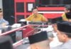 read news – Walikota Bakal Bikin Tanjungpinang Bedelau Penjabat (Pj) Wali Kota Tanjungpinang, Hasan, S.Sos dalam rapat koordinasi penataan kota Tanjungpinang bersama perangkat daerah terkait, di ruang Rapat Bappelitbang, Selasa (02/01). (Foto : abdi perdana - batamtv.com)