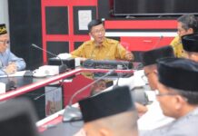 read news – Walikota Bakal Bikin Tanjungpinang Bedelau Penjabat (Pj) Wali Kota Tanjungpinang, Hasan, S.Sos dalam rapat koordinasi penataan kota Tanjungpinang bersama perangkat daerah terkait, di ruang Rapat Bappelitbang, Selasa (02/01). (Foto : abdi perdana - batamtv.com)