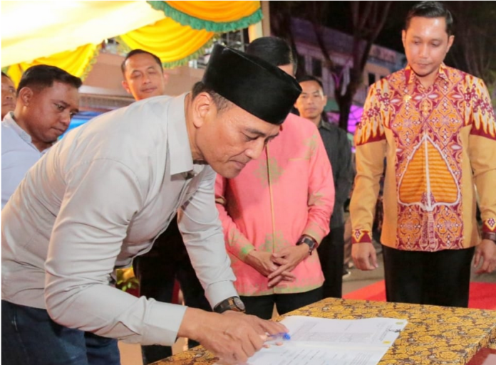Direktur BUMD Tanjungpinang Windrasto Dwi Guntoro mengatakan dengan diresmikan Street Food Kuliner Bintan Center sebagai pengelola adalah pihak BUMD Tanjungpinang. (Foto : abdi perdana - batamtv.com)