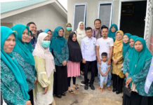 read news – Walikota Hasan Monitoring dan Evaluasi Balita Stunting dan Ibu Hamil Pj Wali Kota Tanjungpinang, Hasan, (tengah kemeja putih) mengatakan peninjauan itu masih dalam rangkaian penanganan stunting melalui Dana Insentif Daerah (DID) di akhir tahun lalu. Bantuan yang telah diberikan itu harus dimonitoring. (Dwi Susilo - batatv.com)