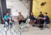 read news – Pimpinan Polsek Seibeduk Sambang ke Pedagang BTC Mangsang Kapolsek Sungai Beduk AKP Syarifuddin juga menyampaikan pesan pesan Kamtibmas agar selalu meningkatkan kewaspadaan antisipasi kejahatan. (Foto : abyaqsa ramadan - batamtv.com)