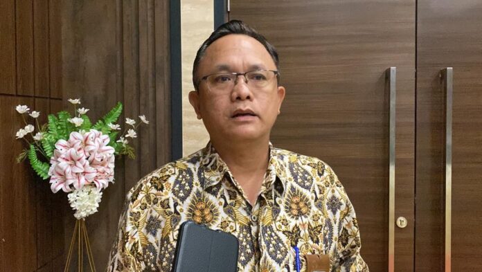 Ketua Ombudsman RI Perwakilan Kepulauan Riau (Kepri) Lagat Siadari memberikan lima saran perbaikan kepada Pemerintah Kota Batam terkait pengelolaan parkir di Batam. Saran tersebut disampaikan melalui surat bernomor B/0028/PC.01-05/I/2024, ditunjukkan kepada Walikota Batam. (Foto: abyaqsa ramadhan - batamtv.com)