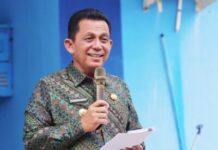 read news – Gubernur Ansar Singgahi Kantor PWI Kepri Gubernur Kepri Ansar Ahmad berbangga dengan PWI Kepri yang sangat solid dan profesional. PWI Kepri telah memberikan kontribusi yang besar untuk kemajuan daerah dan kesejahteraan masyarakat. (Foto : abdi perdana - batamtv.com)