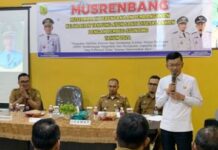 read news – Pemko Tanjungpinang Gali Usulan Prioritas Melalui Musrenbang Pj Wali kota Tanjungpinang, Hasan, menghadiri musrenbang di Kelurahan Tanjung Ayun Sakti, Kecamatan Bukit Bestari. Tanjungpinang . (Foto : dwi susilo - batamtv.com)