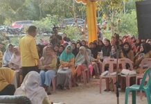 read news- Gubernur Kepri Sambangi Desa Penaga Bintan Gubernur Kepulauan Riau Ansar Ahmad menyambangi Desa Penaga, Kecamatan Teluk Bintan, Senin (22/1/2024), (Foto : abdi perdana - batamtv.com)