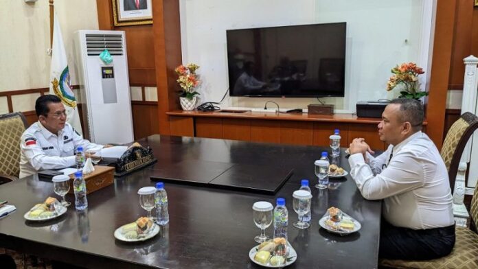Gubernur Kepulauan Riau Ansar Ahmad  telah mewawancarai calon Direktur Perumda Air Minum (PDAM) Tirta Kepri di Gedung Daerah Provinsi Kepri, Tanjungpinang, Kamis (4/1/2024). (Foto : dwi susilo - batamtv.com)