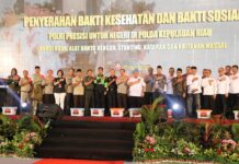 read news – Polri Gelar Baksos untuk Warga Batam Walikota Batam HM Rudi saat bersama Wakapolri dalam kegiatan kunjungan kerja Wakapolri, Komjen Agus Andrianto, dalam rangka Kegiatan Bakti Sosial dan Bakti Kesehatan Polri Presisi untuk Negeri di Stadion Temenggung Abdul Jamal, Batam, Jumat (2/2/2024). (Foto : abyaqsa ramadan - batamtv.com)
