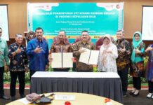 read news – Bakal Dorong Tumbuhnya Pariwisata, UPT Bidang Ekraf Kemenparekraf Kepri Disosialisasikan Sekda Provinsi Kepri Adi prihantara (keempat dari kiri) mengucapkan terimakasih kepada jajaran Kementerian Pariwisata dan Ekonomi Kreatif RI yang akan membuka UPT di Provinsi Kepri. (Foto : abdi perdana - batamtv.com)
