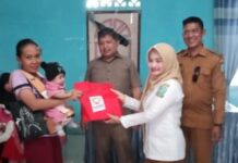 read news Angka Stungting di Desa Tarempa Barat Turun Menurut Kepala Desa Tarempa Barat, Asmarandi, dengan adanya bantuan dari pemerintah daerah dan digelontorkanya dana desa untuk stunting, angka kekurangan gizi yang ada di wilayah Desa Tarempa Barat berkurang drastis. (Foto : abdi perdana - batamtv.com)