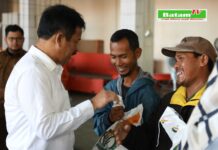 read news – Muhammad Rudi Salurkan Cadangan Beras Pemerintah Kepada 6.178 KPM