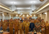 read news – Setdako Tanjungpinang Pimpin Forum Musrenbang Sekretaris Daerah Kota Tanjungpinang, Zulhidayat ,S.Hut bersama para pimpinan OPD di lingkungan Pemerintah Kota Tanjungpinang mengikuti acara forum musrenbang. (Foto : abdi peerdana - batamtv.com)