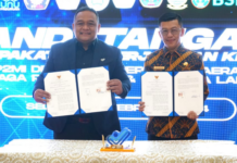 read news – Hasan Tandatangani MoU dan Perjanjian Kerjasama dengan Badan Perlindungan Pekerja Migran Indonesia Penjabat Wali Kota Tanjungpinang, Hasan,S.Sos (kanan) mengharapkan Penandatanganan Nota Kesepakatan dan Perjanjian Kerjasama dengan Badan Perlindungan Pekerja Migran Indonesia (BP2MI) ini dapat meningkatkan kolaborasi antara BP2MI dengan pemerintah kota Tanjungpinang dan semua stakeholder terkait agar para pekerja. (Foto : dwi susilo - batamtv.com)