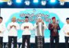 read news Peringatan Isra’ Mi”raj di Tanjungpinang Dibanjiri Ribuan Umat Islam Demikian disampaikan ustad Taufiqurrahman (ketiga dari kanan) di hadapan ribuan masyarakat Tanjungpinang duduk dan bersholawat bersama dalam kekhidmatan untuk memperingati Isra Mi'raj 1445 H di Pelataran Tugu Sirih, Tanjungpinang, Kamis (08/02). (Foto : dwi susilo - batamtv.com)