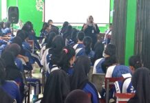 read news – Siswa SMPN 16 Bintan Ikuti Penyuluhan Narkoba Program kegiatan TMMD ke-119 Kodim 0315/Tanjungpinang memiliki beberapa agenda non fisik. Di antaranya adalah penyuluhan bahaya narkoba buat pelajar. (Foto: abdi perdana -batamtv.com_)