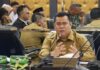 read news – Setkab Bintan Sarankan Kurangi Risiko Bencana di Kabupaten Bintan. Sekretaris Daerah Kabupaten Bintan, Ronny Kartika memimpin Rapat Koordinasi di Ruang Rapat 2 Kantor Bupati Bintan. Kali ini rapat berkisar tentang pembentukan forum Pengurangan Risiko Bencana (PRB). (Foto : abdi perdana - batamtv.com)