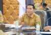 read news – Wabup Ahdi: Kami Lakukan Evaluasi Kinerja dan Antisipasi Lonjakan Harga Pasar Wabup Bintan Ahdi Muqsith mengatakan Pemerintah Kabupaten Bintan mulai bergerak dan menyusun strategi dalam menjaga kestabilan serta mengantisipasi agar tidak terjadi lonjakan harga barang. (Foto : abdi perdana - batamtv.com)
