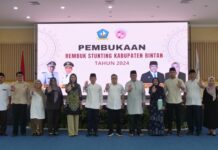 read news – Rembuk Stunting Tingkat Kabupaten Bintan Resmi Digelar Dalam kegiatan Rembuk Stunting ini, Wakil Bupati Bintan Ahdi Muqsith ingin semua bergerak bersama-sama untuk berkomitmen, baik perangkat daerah maupun stakeholder lainnya. (Foto: abdi perdana - batanmtv.com)