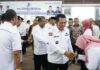 read news – Gubernur Ansar Buka Musrenbang Kabupaten Karimun Gubernur Kepulauan Riau H. Ansar Ahmad membuka kegiatan musrenbang tersebut didampingi Bupati Karimun, Aunur Rafiq, di Gedung Nilam Sari kantor Bupati Karimun, Rabu (20/3). (Foto : abdi perdana - batamtv.com)